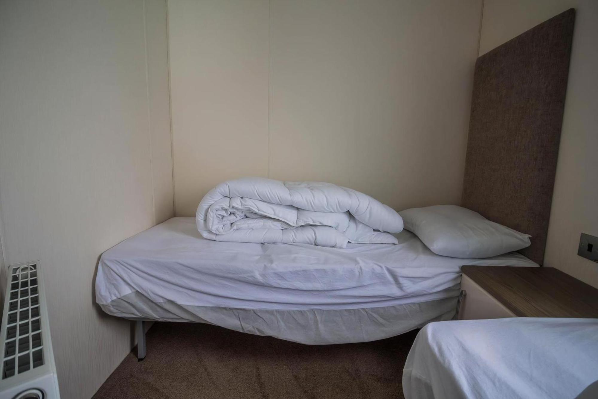 Modern 6 Berth Caravan At Highfield Grange In Essex Ref 26609P Clacton-on-Sea Exterior photo