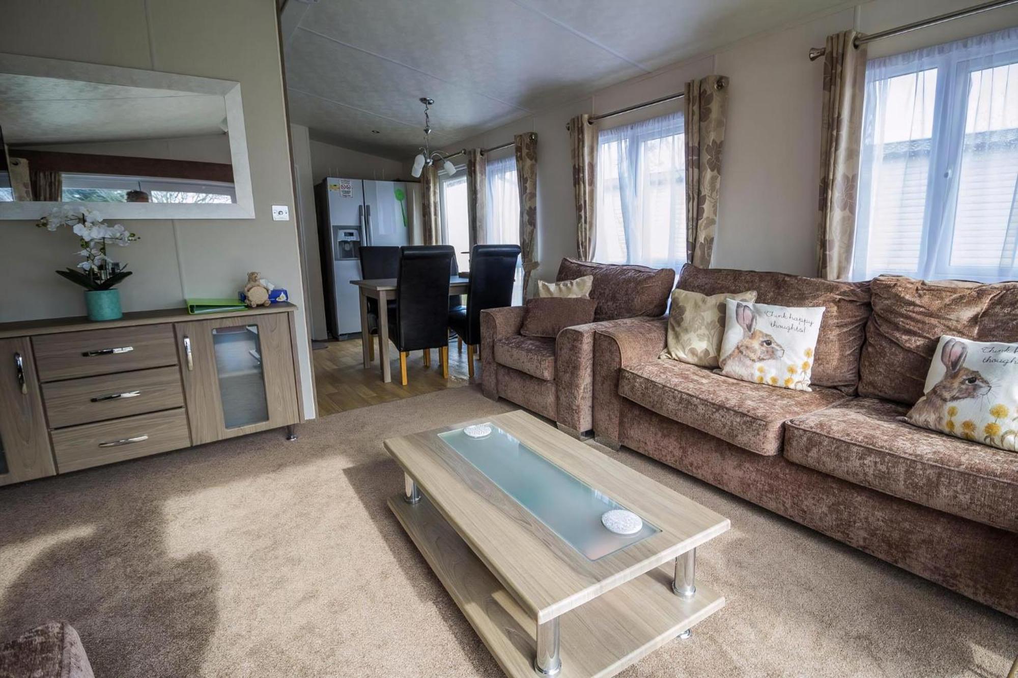Modern 6 Berth Caravan At Highfield Grange In Essex Ref 26609P Clacton-on-Sea Exterior photo
